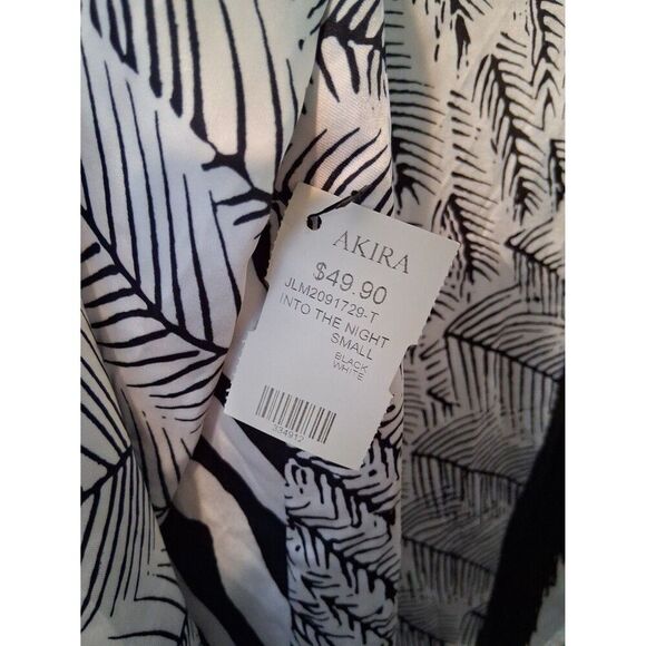 Akira Button Down Top Fringe Open Back Small Floral Zebra Black & White NWT - Picture 4 of 8